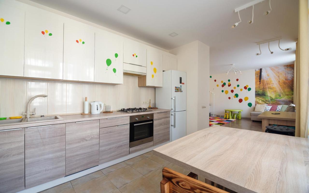 Colored Balloons - 3 Bedrooms, 3 Bathrooms, Equipped Large Apartments Лвив Екстериор снимка