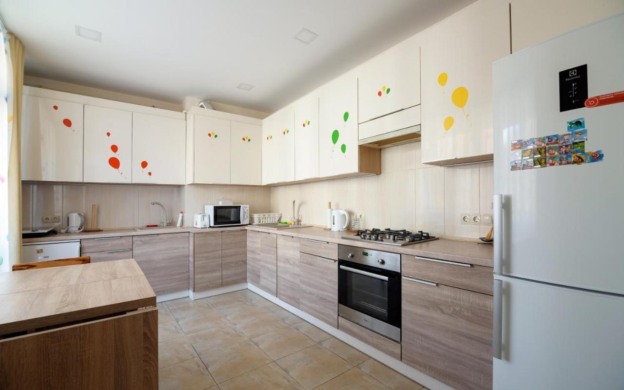Colored Balloons - 3 Bedrooms, 3 Bathrooms, Equipped Large Apartments Лвив Екстериор снимка