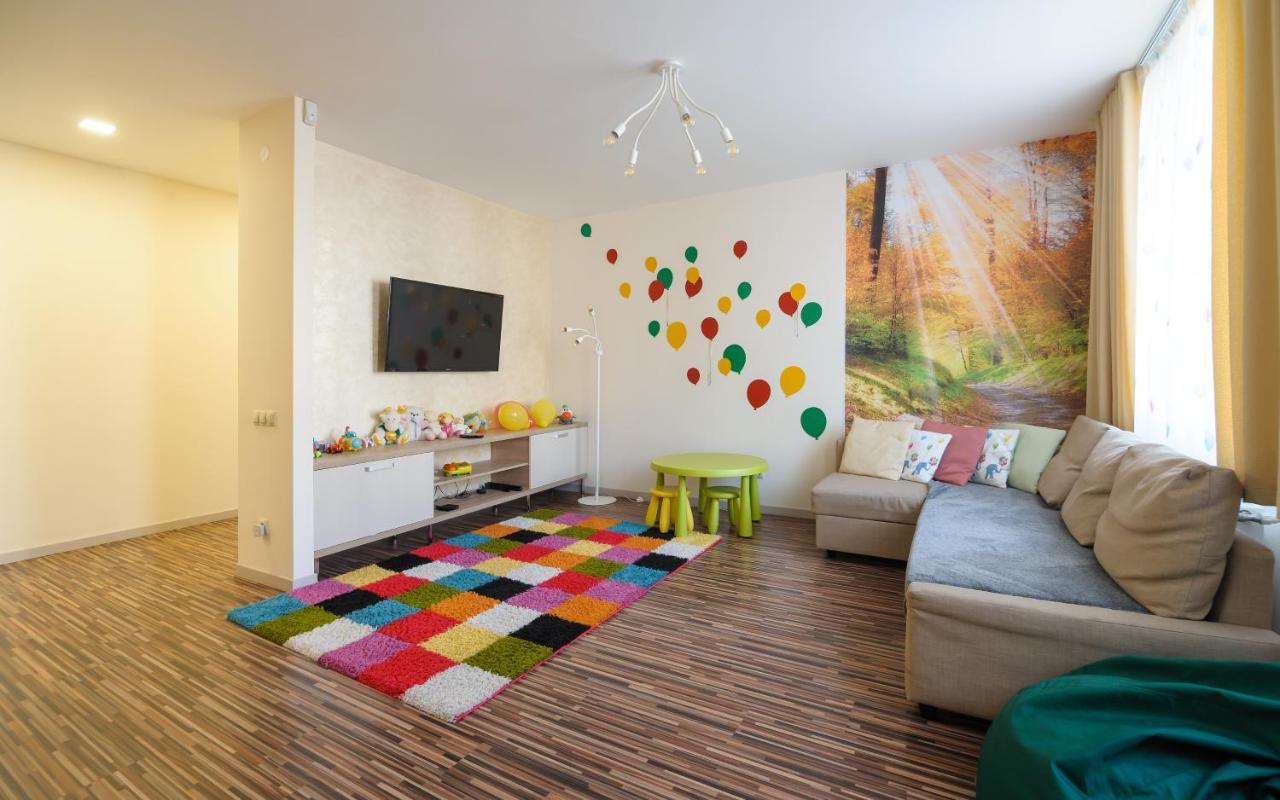 Colored Balloons - 3 Bedrooms, 3 Bathrooms, Equipped Large Apartments Лвив Екстериор снимка