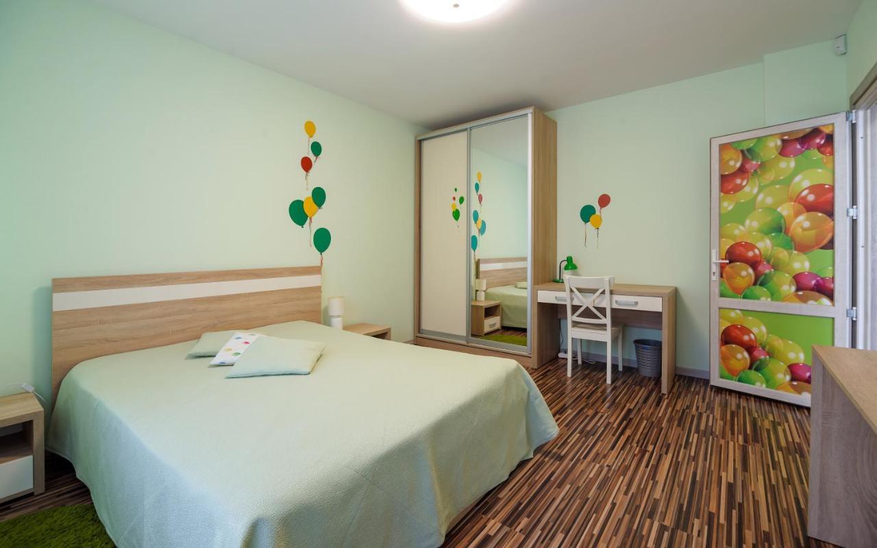 Colored Balloons - 3 Bedrooms, 3 Bathrooms, Equipped Large Apartments Лвив Екстериор снимка